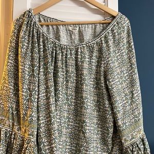 Bell bottom sleeve blouse